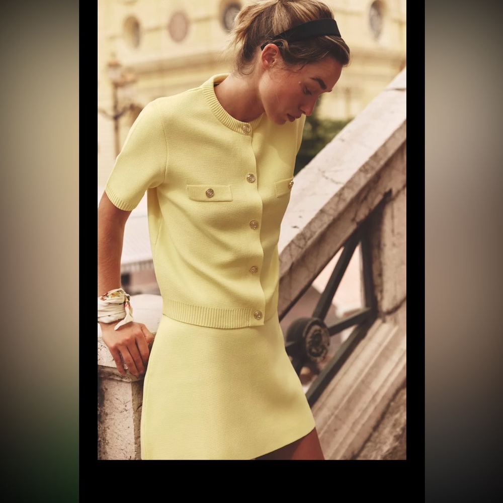 Elegant Yellow Skirt mini